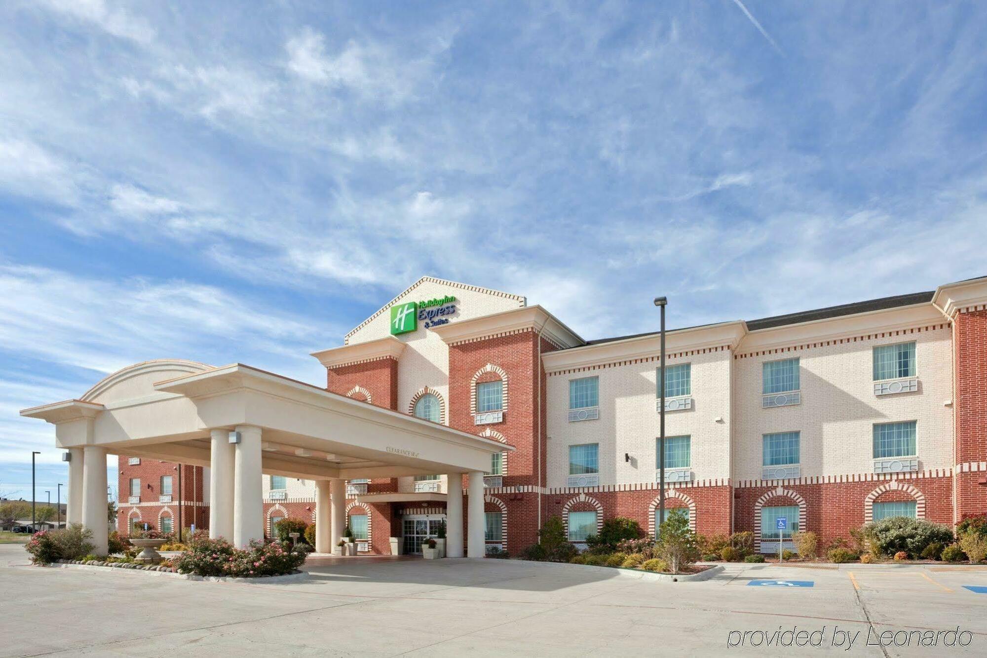 Holiday Inn Express Hotel & Suites Pampa, An Ihg Hotel Exterior foto